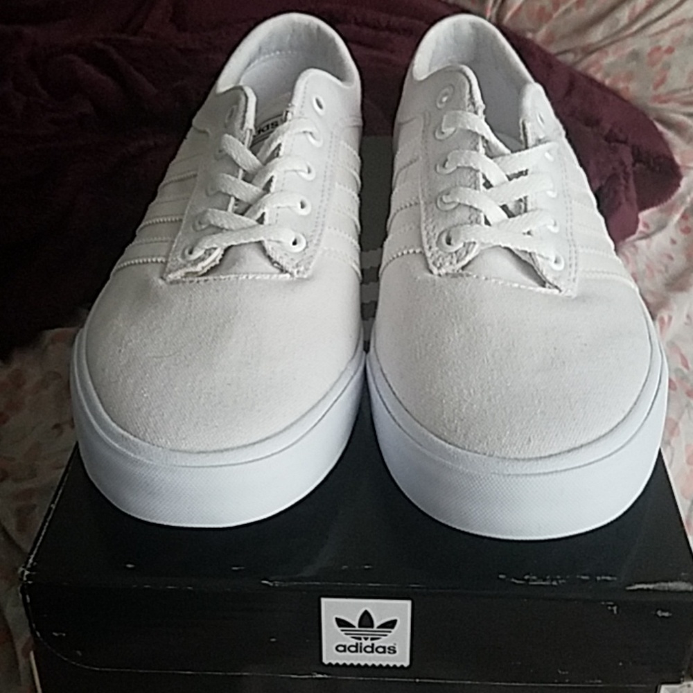 Adidas Sneakers